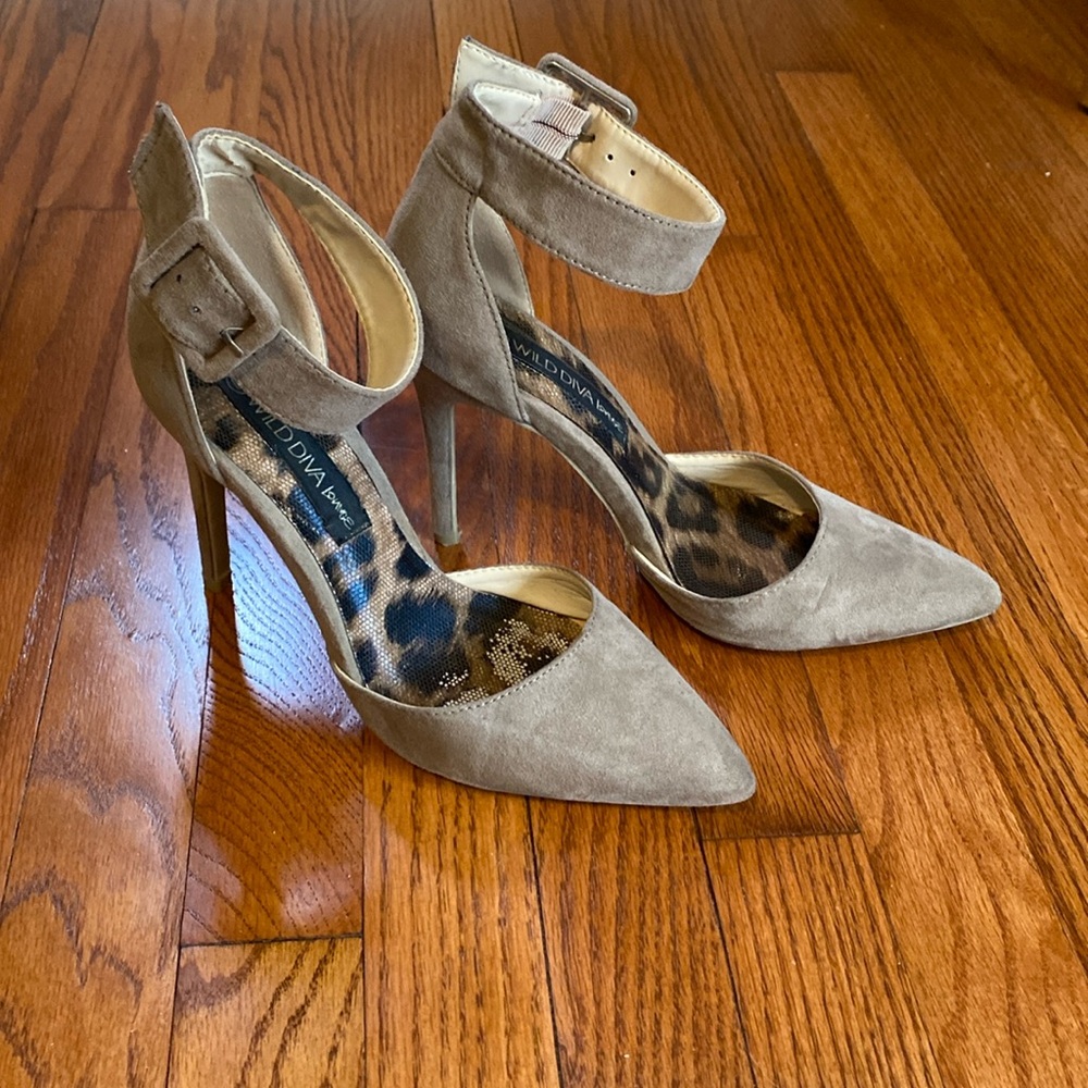 Taupe ankle strap pointy toe heels - Wild Diva Lounge Size 6.5